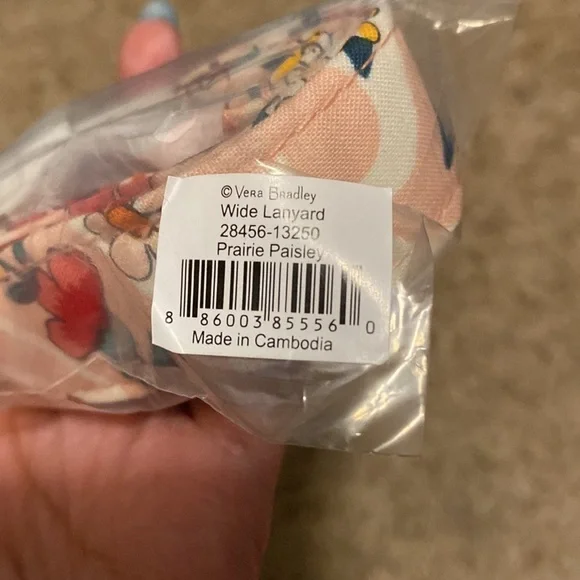 Vera Bradley prairie paisley wide lanyard - Picture 4 of 5